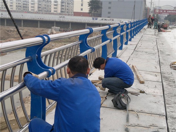 太原不锈钢桥梁护栏除锈维护的重要性及其方法