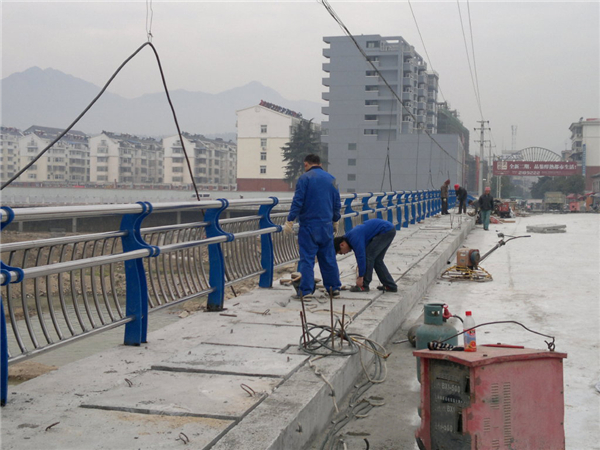 太原不锈钢复合管护栏常见问题及解决方案